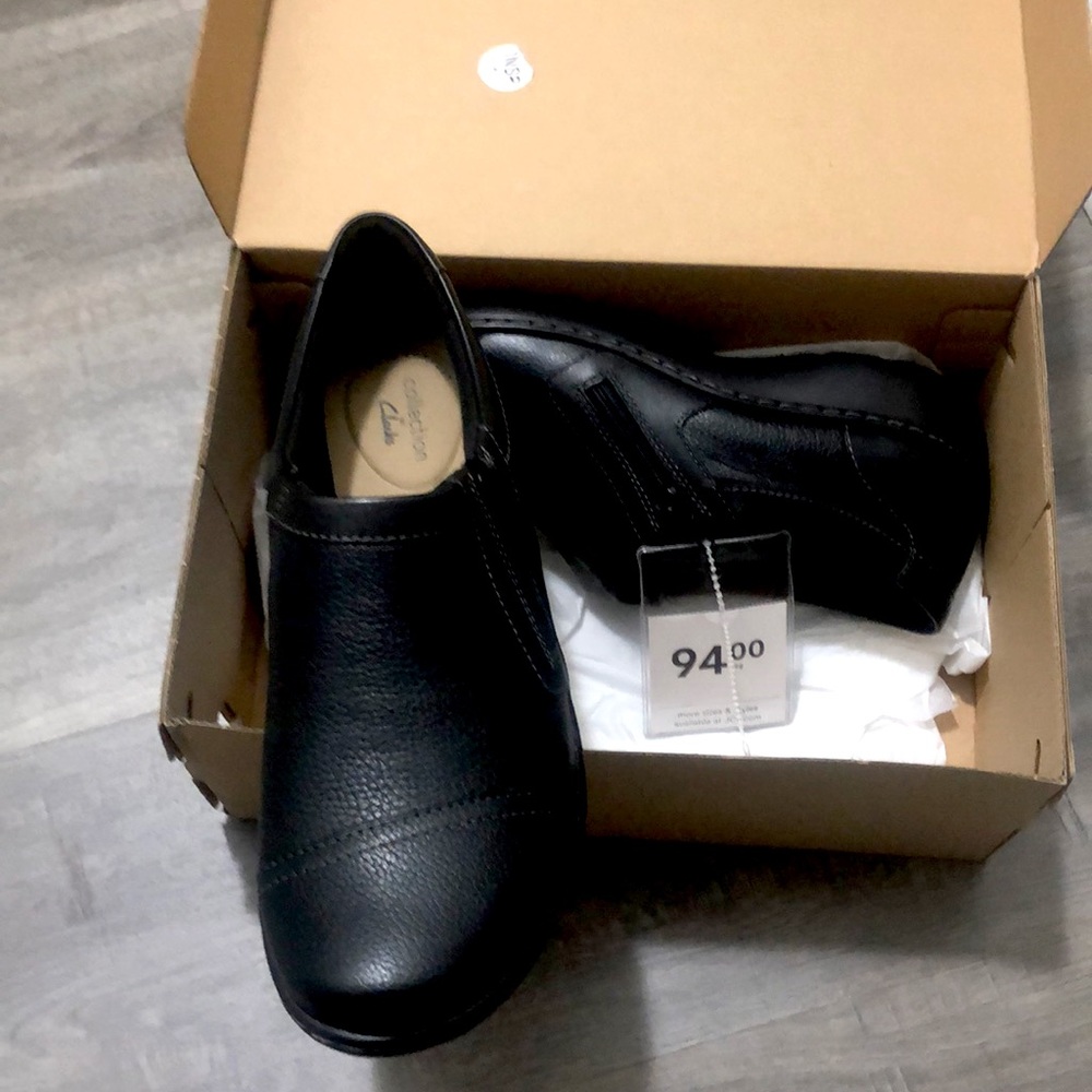 Clarks size 7 1/2 *Brand New in box w/tags!